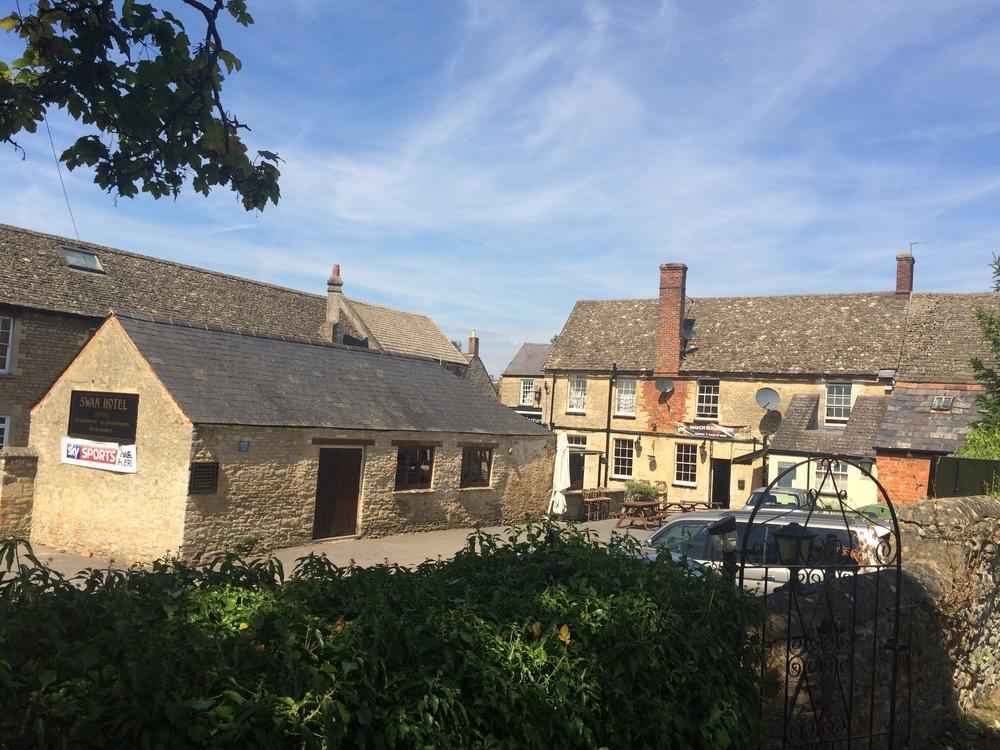 The Swan Hotel Eynsham Exterior foto